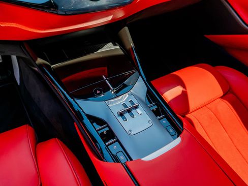 Used 2025 Ferrari Purosangue AWD/4WD image 16