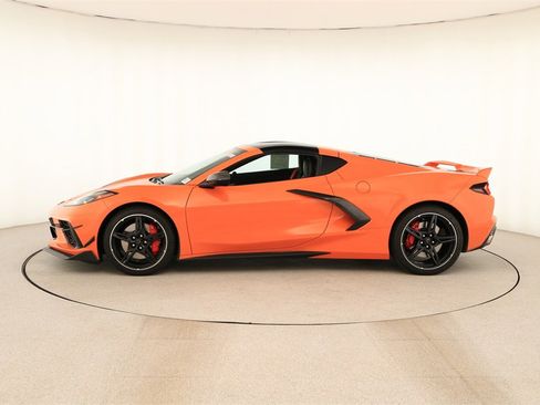 Used 2022 Chevrolet Corvette Stingray Coupe w/ Z51 Performance Package image 2