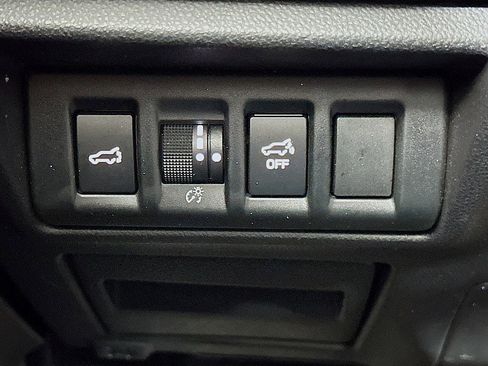 Used 2022 Subaru Outback Premium image 10