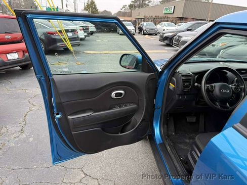 Used 2018 Kia Soul + image 8