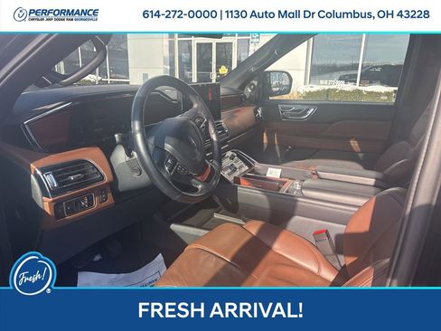 Used 2023 Lincoln Navigator Reserve image 13
