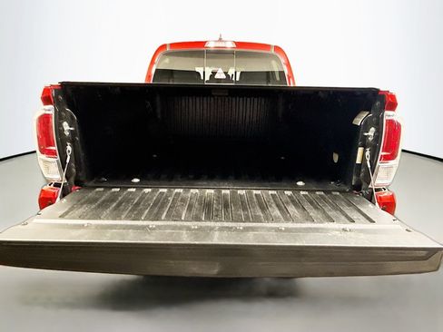 Certified 2022 Toyota Tacoma TRD Off-Road w/ TRD Premium Off Road Package AWD/4WD image 24