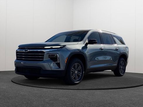 New 2026 Chevrolet Traverse LT w/ Enhanced Driving Package image 3