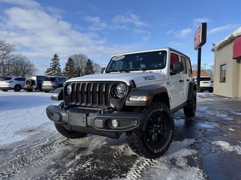 Used 2023 Jeep Wrangler Unlimited Willys image 2