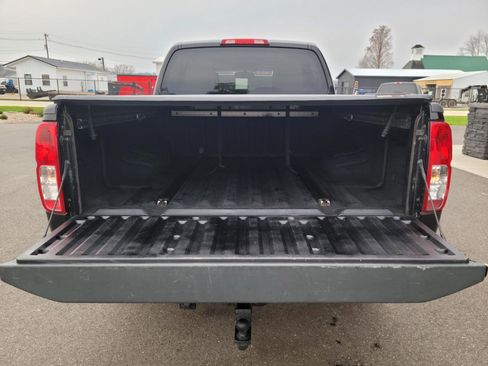 Used 2013 Nissan Frontier SL w/ Moonroof Pkg image 18