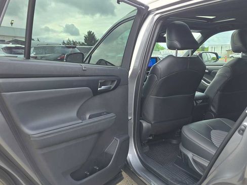 Certified 2026 Toyota Highlander XSE AWD/4WD image 15