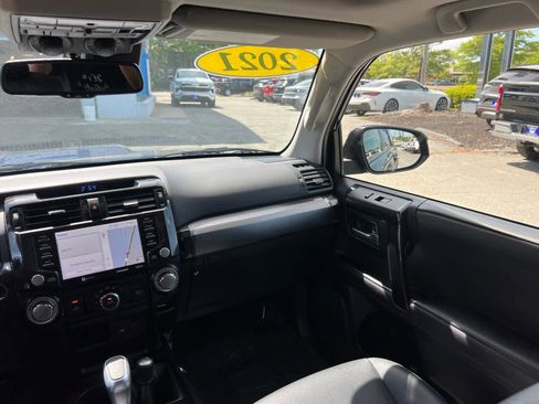 Used 2021 Toyota 4Runner TRD Off-Road Premium w/ Moonroof Package AWD/4WD image 36