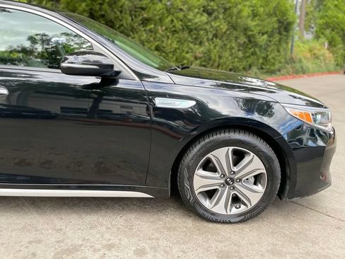 Used 2017 Kia Optima EX FWD image 2