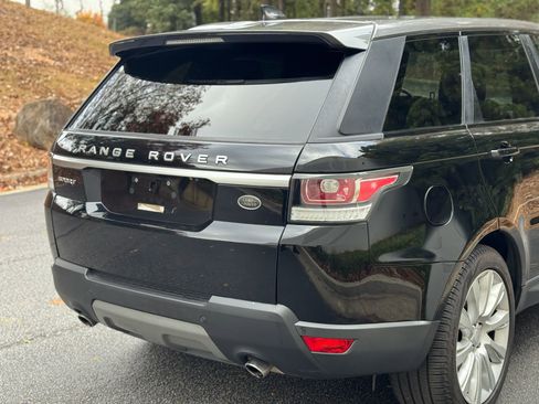 Used 2017 Land Rover Range Rover Sport SE image 14