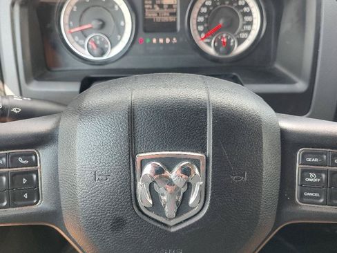Used 2020 RAM 1500 Classic SLT AWD/4WD image 14