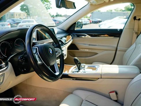 Used 2016 BMW 750i xDrive AWD/4WD image 20