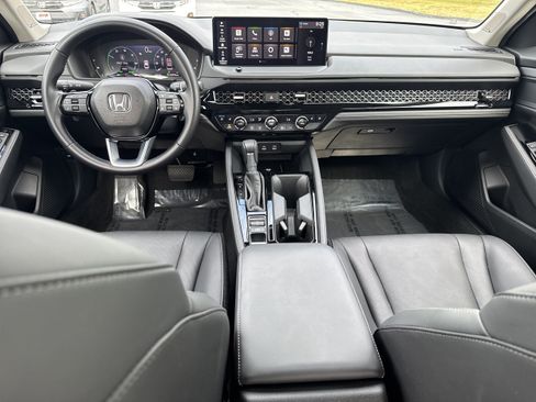 Used 2024 Honda Accord Touring image 7