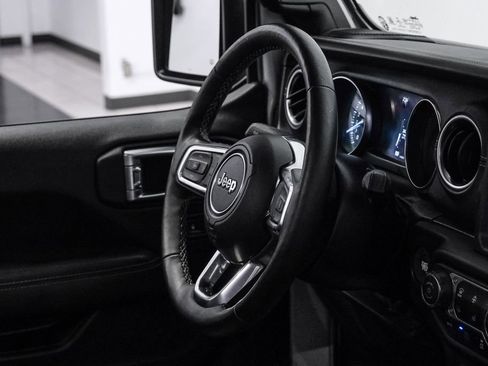 Used 2022 Jeep Wrangler Unlimited Sahara w/ Cold Weather Group AWD/4WD image 20
