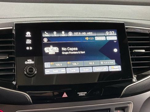 Used 2025 Honda Passport EX-L image 16