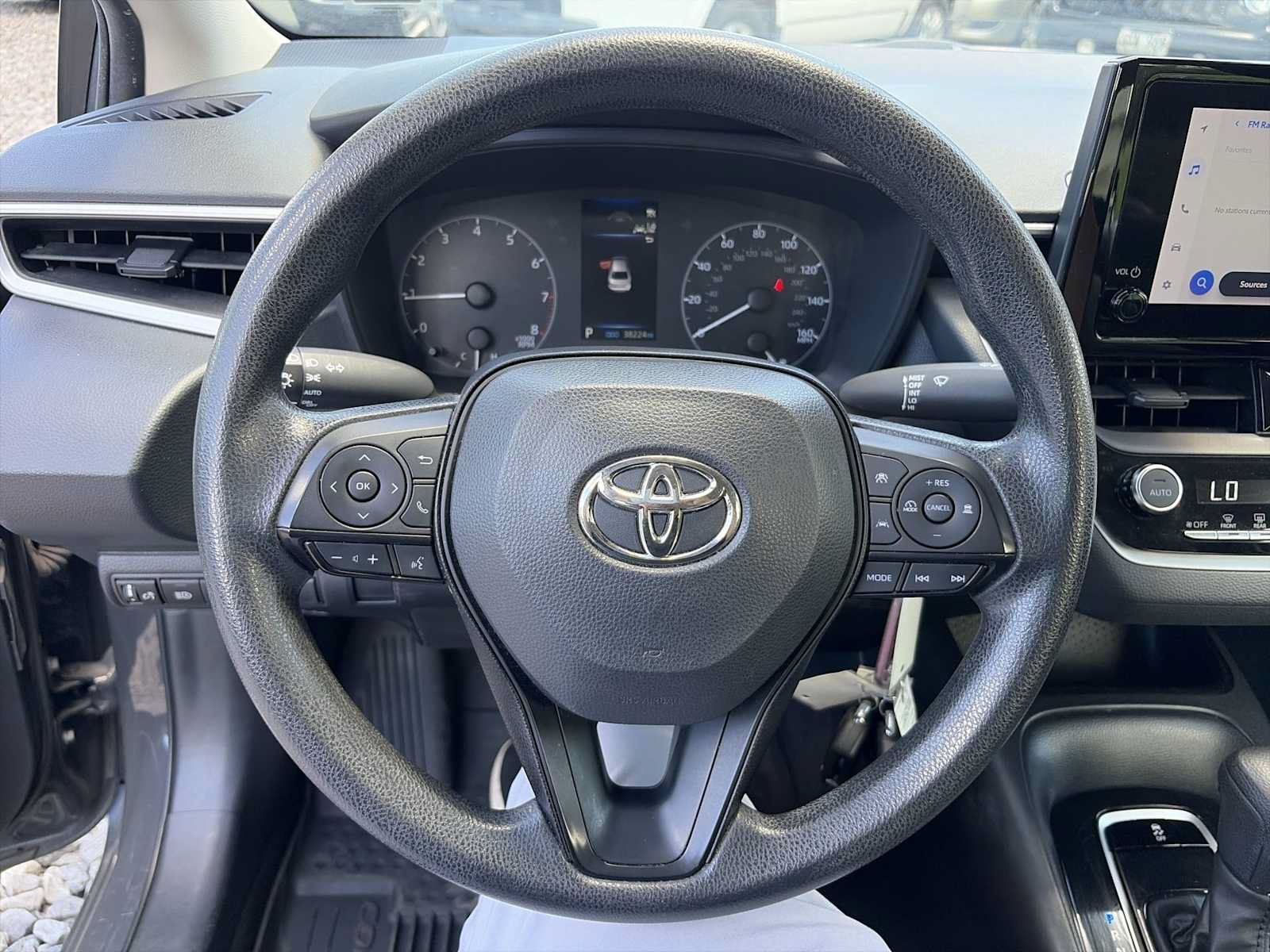 Used 2024 Toyota Corolla LE FWD image 11