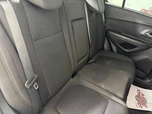 Used 2022 Chevrolet Trax LS w/ Tint and Cruise Package image 34