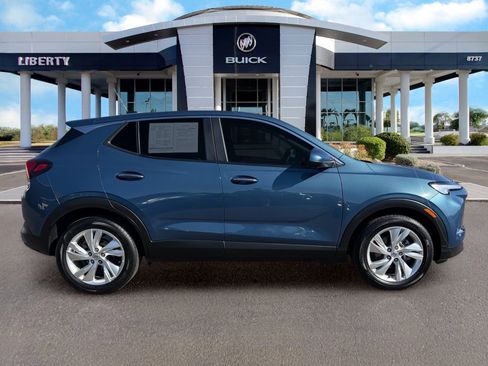 Used 2025 Buick Encore GX Preferred w/ Advanced Technology Package FWD image 3