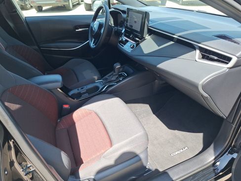 Used 2025 Toyota Corolla SE FWD image 32