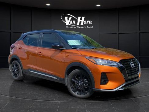 Used 2023 Nissan Kicks SR w/ SR Premium Package FWD image 1
