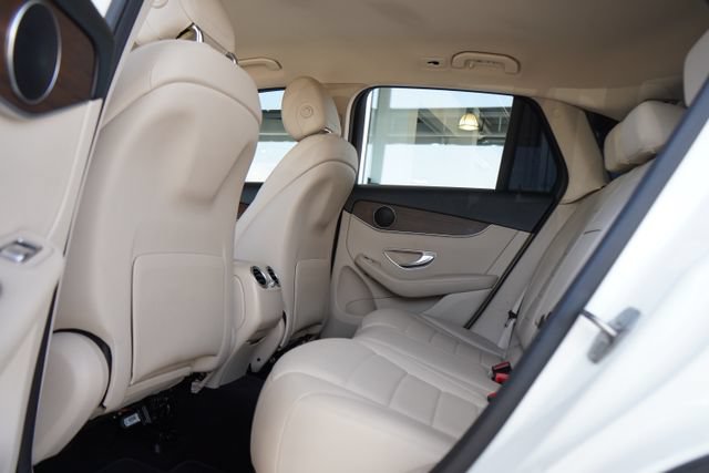 Used 2021 Mercedes-Benz GLC 300 4MATIC image 29