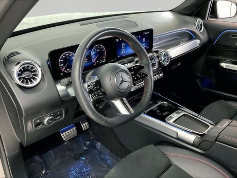 Certified 2024 Mercedes-Benz GLB 250 image 17