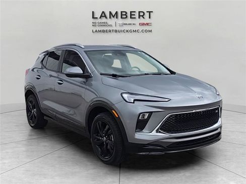 Used 2024 Buick Encore GX Sport Touring w/ Advanced Technology Package image 5