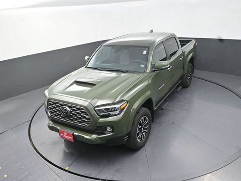 Used 2022 Toyota Tacoma TRD Sport w/ Technology Package AWD/4WD image 25