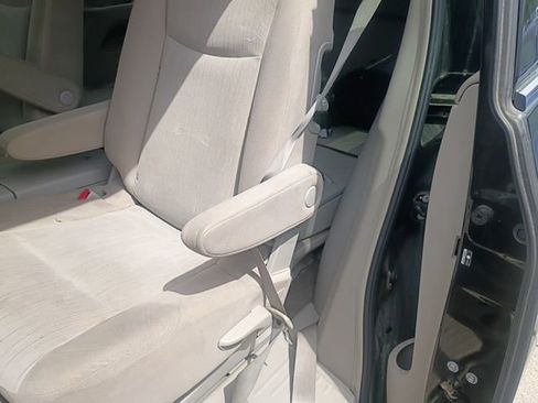 Used 2017 Nissan Quest SV FWD image 46