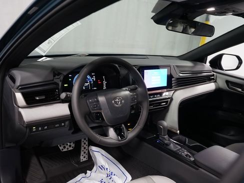 New 2026 Toyota Camry SE image 11