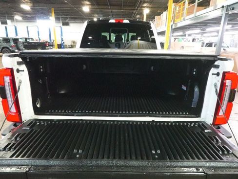 Certified 2025 Ford F250 Platinum w/ FX4 Off-Road Package AWD/4WD image 29