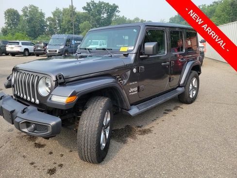 Used 2019 Jeep Wrangler Unlimited Sahara AWD/4WD image 7