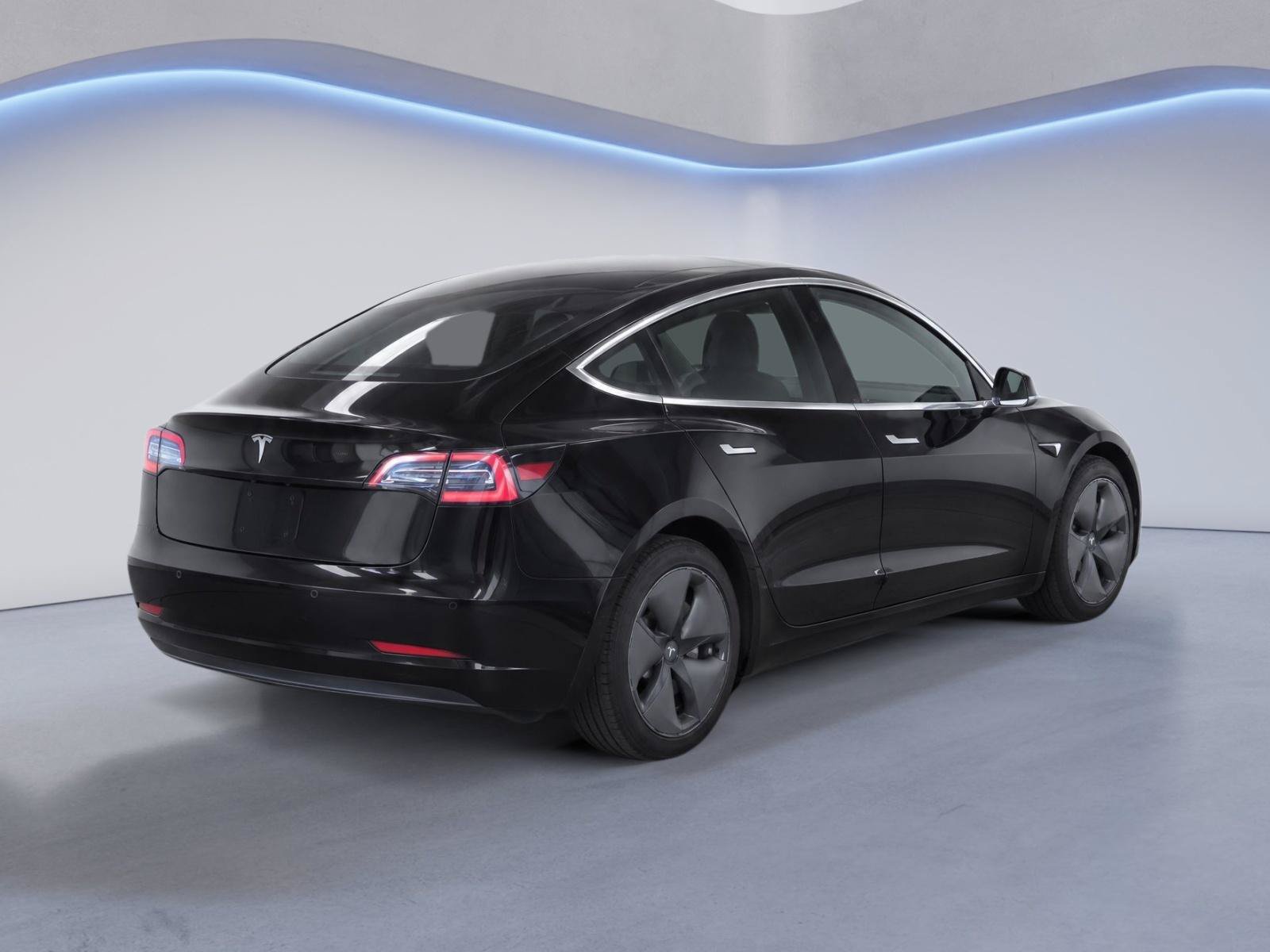 Used 2018 Tesla Model 3 Long Range RWD image 3