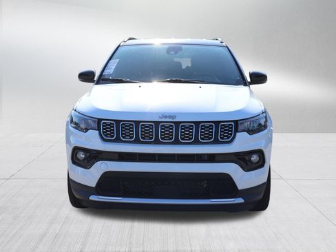 Used 2025 Jeep Compass Limited AWD/4WD image 2