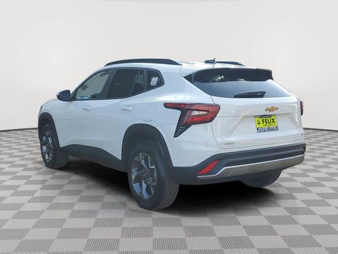 New 2026 Chevrolet Trax LT image 4