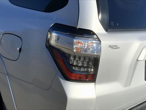 Used 2019 Toyota 4Runner SR5 RWD image 28