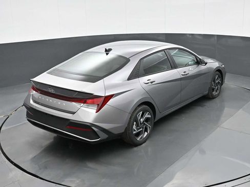 Certified 2025 Hyundai Elantra Sport image 25