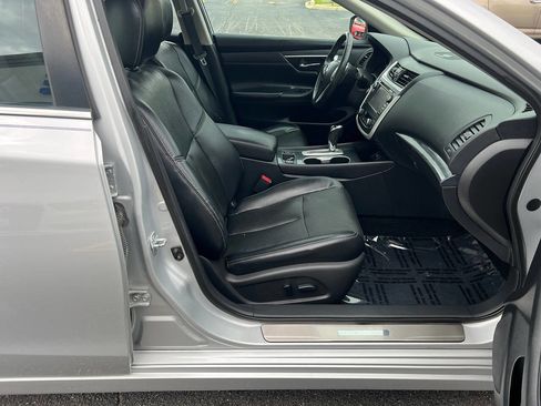 Used 2016 Nissan Altima 2.5 SL w/ 2.5 Technology Package FWD image 26