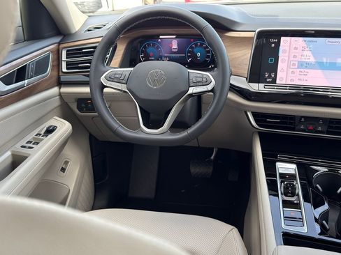 New 2026 Volkswagen Atlas SE FWD image 31
