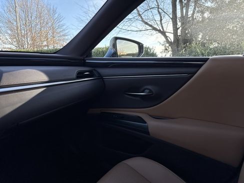 Used 2020 Lexus ES 350 w/ Premium Package image 29