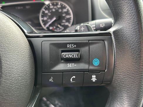 Used 2023 Nissan Rogue SV image 26