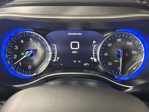 New 2026 Chrysler Pacifica Select image 19