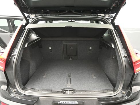 Used 2024 Volvo XC40 Recharge Ultimate w/ Protection Package Premier image 16