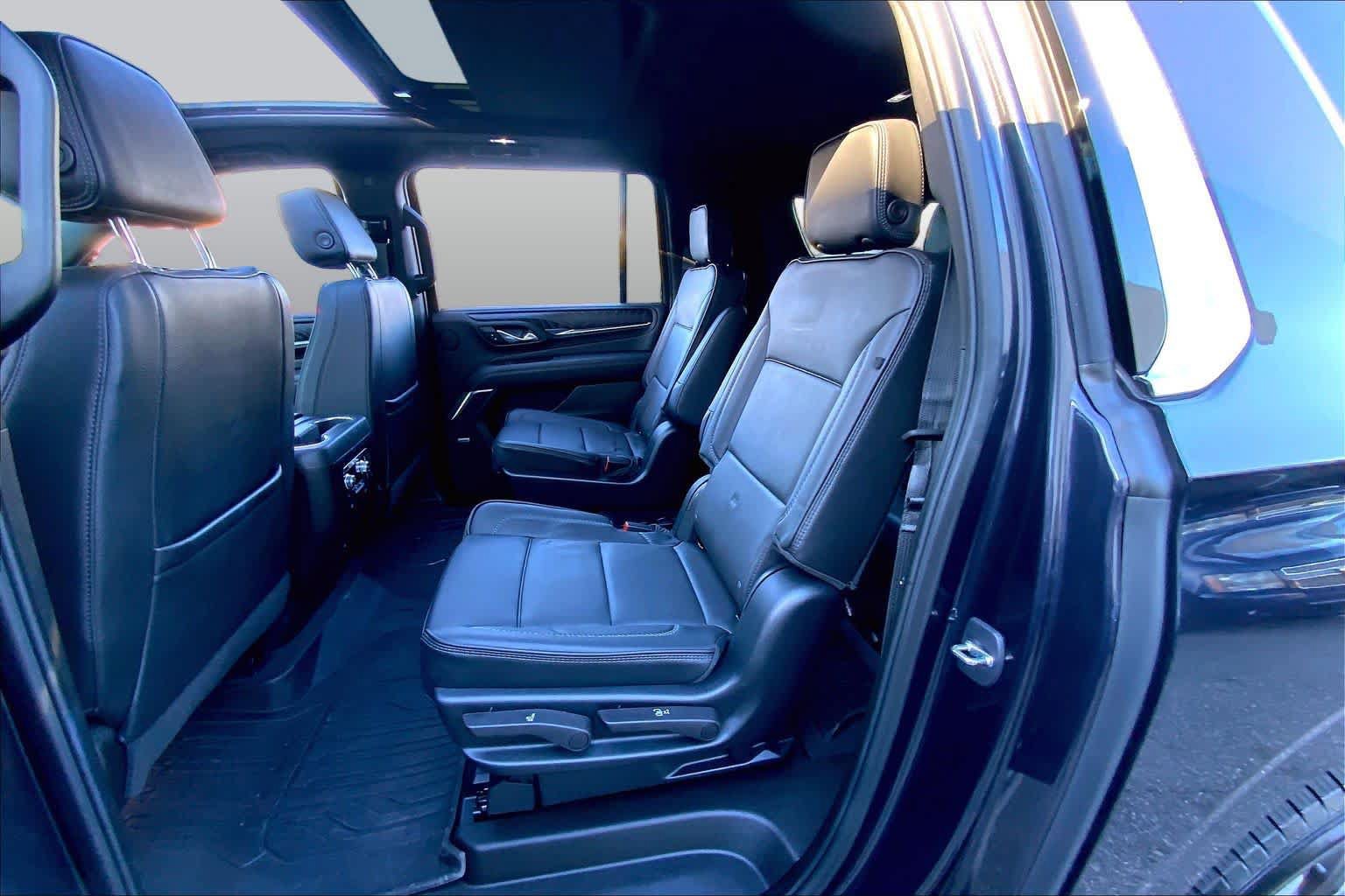 Used 2023 GMC Yukon XL Denali AWD/4WD image 21