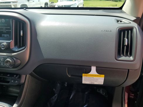 Used 2018 Chevrolet Colorado Z71 AWD/4WD image 34