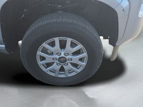 Used 2025 Toyota Tacoma SR5 image 10