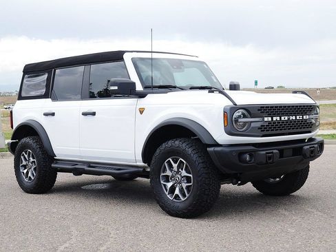 Used 2023 Ford Bronco Badlands AWD/4WD image 7