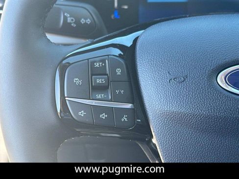 New 2025 Ford Escape SE image 24