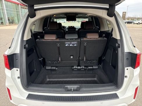 Used 2025 Honda Odyssey Elite image 12