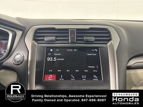 Used 2019 Ford Fusion SE FWD image 6