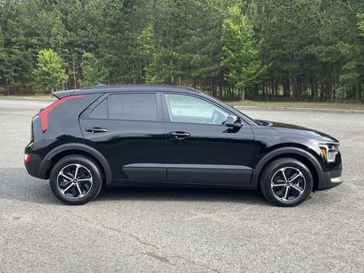 New 2025 Kia Niro LX